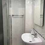 Δωμάτια σε οικογενειακή κατοικία Sublime Black Bedroom *