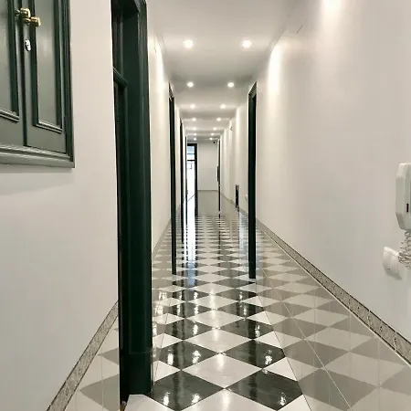 Sublime Black Bedroom Homestay szállás